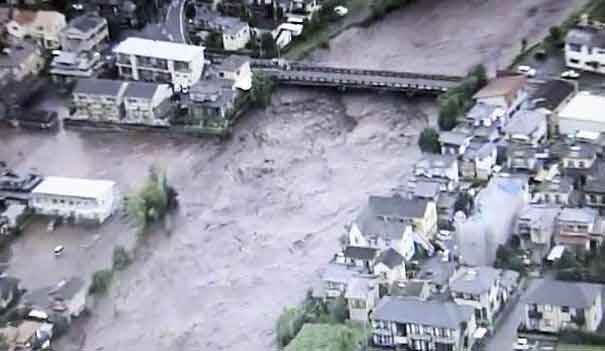 Medio millón evacuados por lluvias torrenciales en Japón y seis desaparecidos