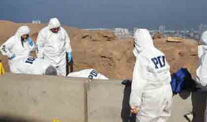 Nuevos datos fueron entregados sobre el caso de la mujer encontrada muerta y amarrada en sus extremidades la mañana de este martes en las cercanías del ZigZag, ruta alternativa que une Alto Hospicio con Iquique, luego que los peritos de la Brigada de Homicidios de la Policía de Investigaciones identificaran que el cuerpo correspondía a una ciudadana boliviana.